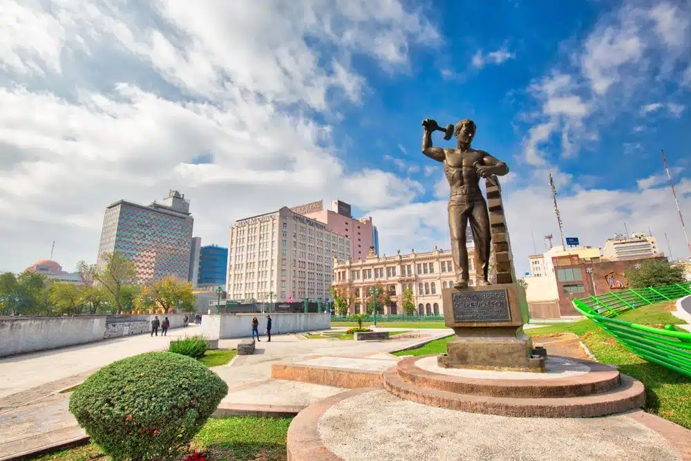 macroplaza nuevo leon