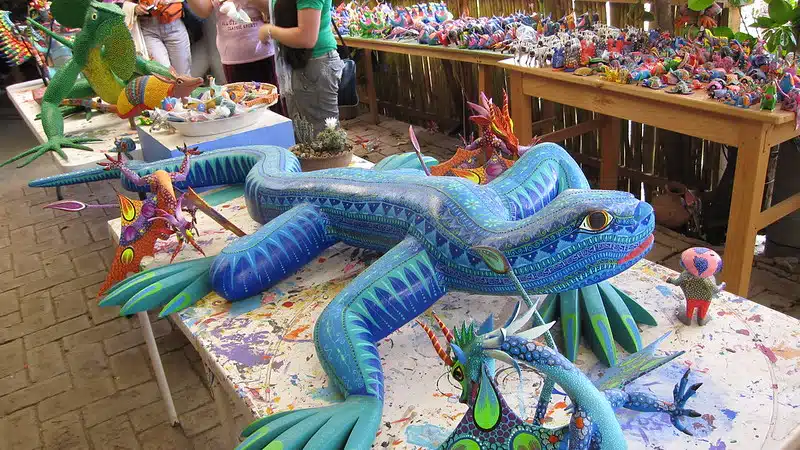 what are alebrijes