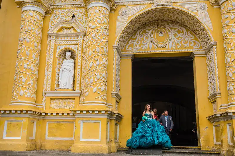 what is a quinceañera