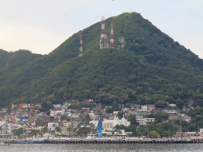 manzanillo colima beaches