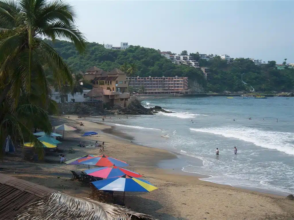 santiago bay colima